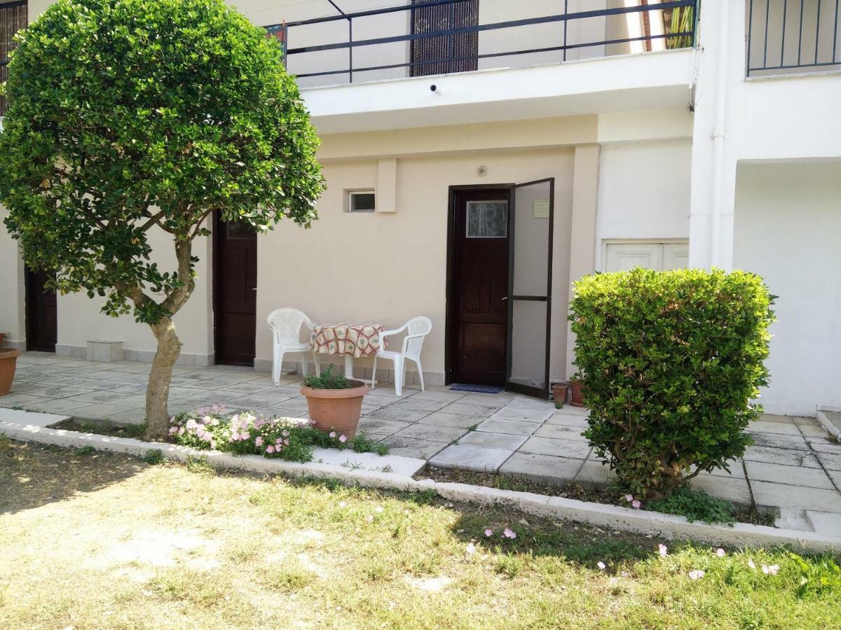 Seaside Studios I Sinakos Estate Epanomi Exterior photo